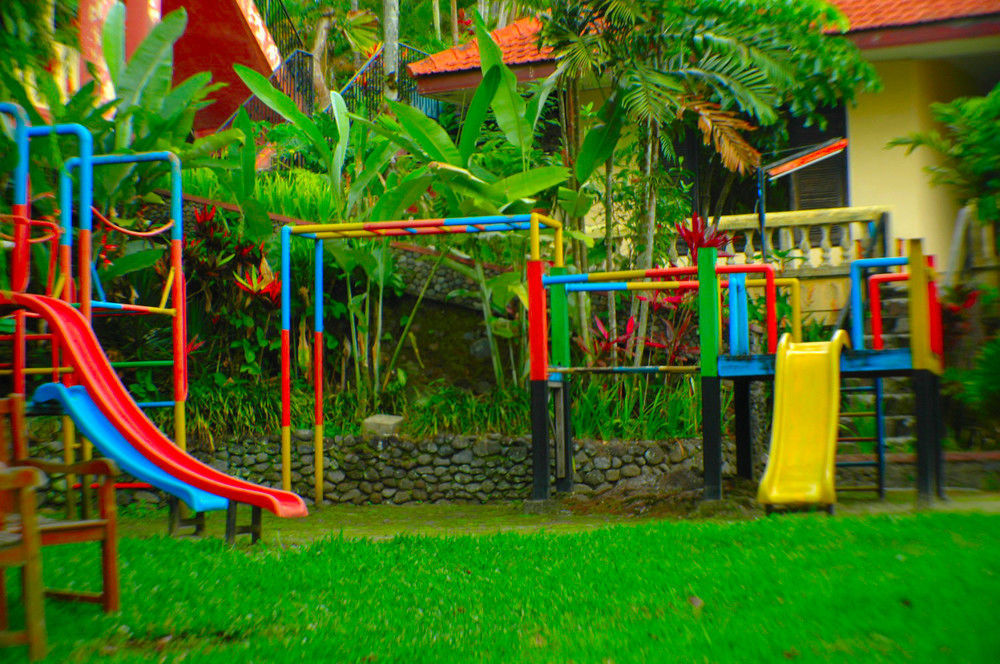 Foresta Inn Family Resort Prigen Zewnętrze zdjęcie